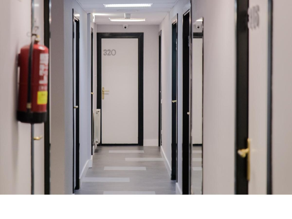 Residencia Universitaria Tagaste Βαρκελώνη Δωμάτιο φωτογραφία